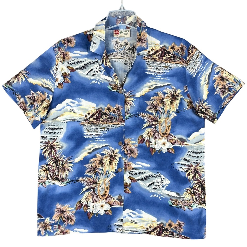 Hilo Hattie Hawaiian Original Men's Size Small Blue Island Print Button Up Shirt